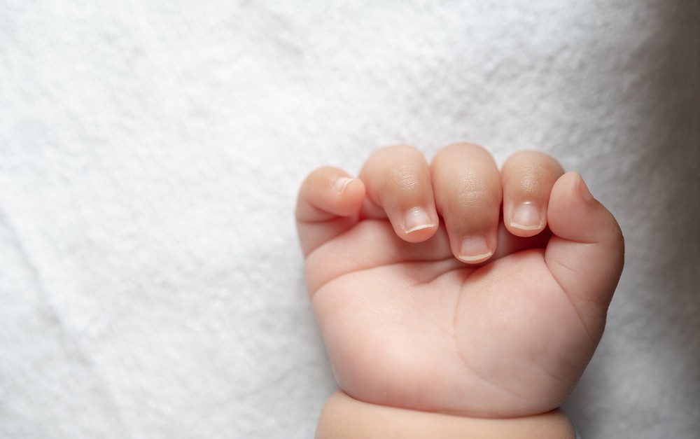 Tips Memotong Kuku Bayi dengan Aman