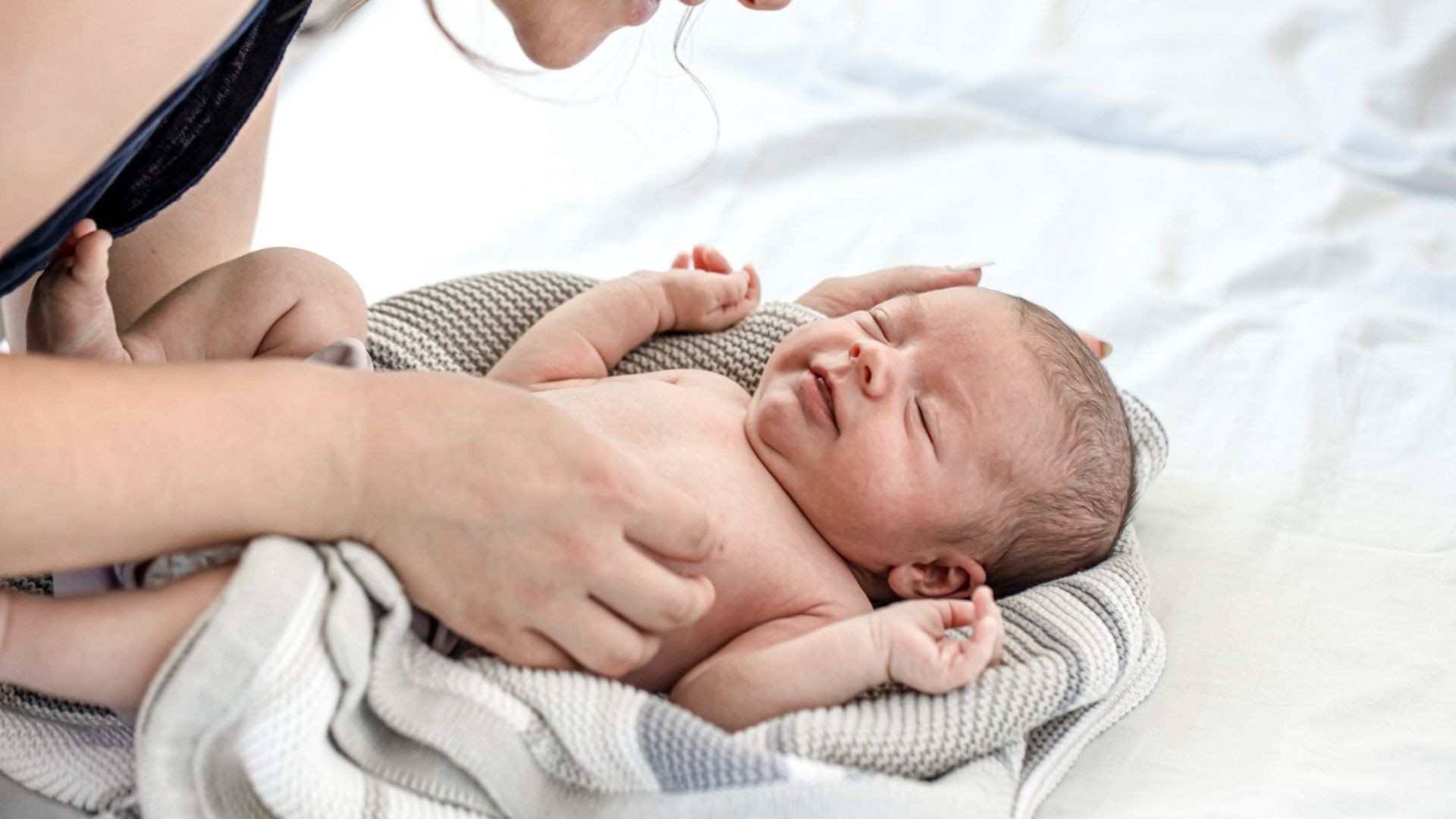 Perlukah Bayi Baru Lahir Mandi Dua Kali Dalam Sehari?