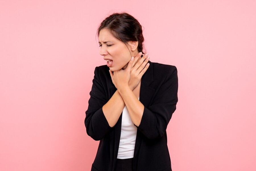 Mengatasi Tenggorokan Gatal dengan Pengobatan Rumahan