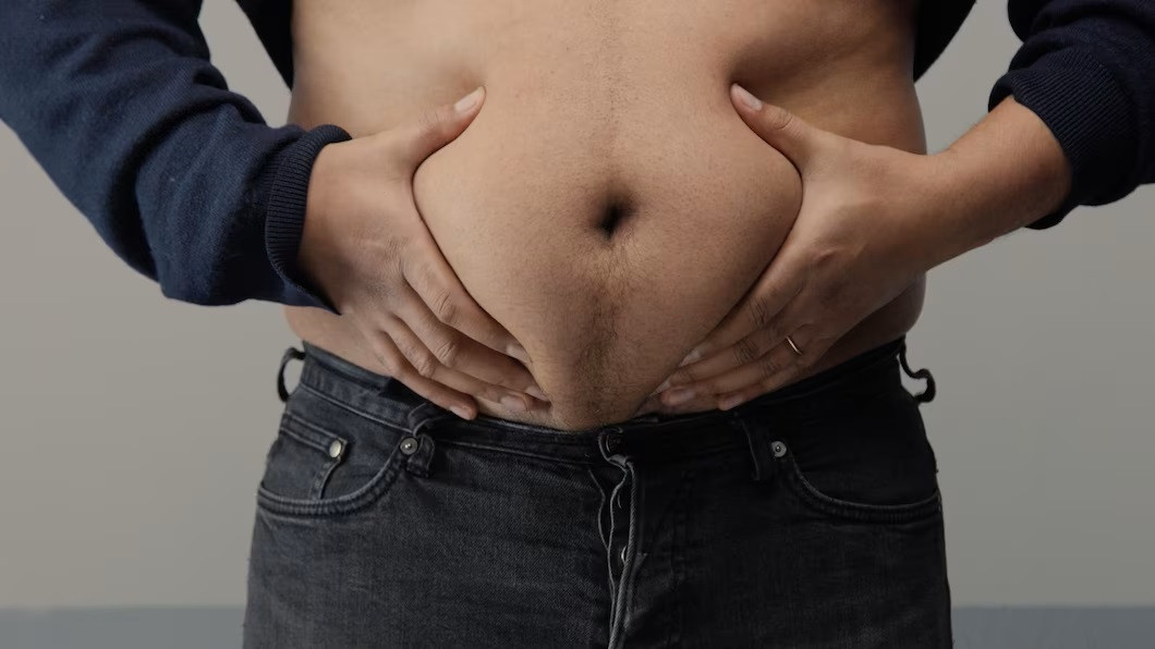 Bukan Hanya Makanan, Ini Penyebab Perut Buncit