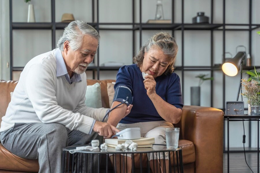 Obat Saja Tak Cukup, Inilah Cara Mengelola Tekanan Darah Tinggi