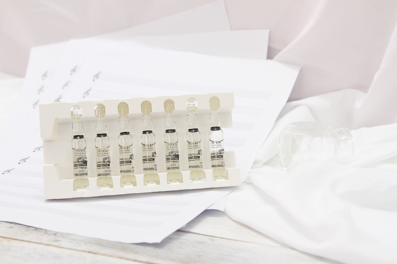 Manfaat Serum Vitamin C dan Faktor Risikonya